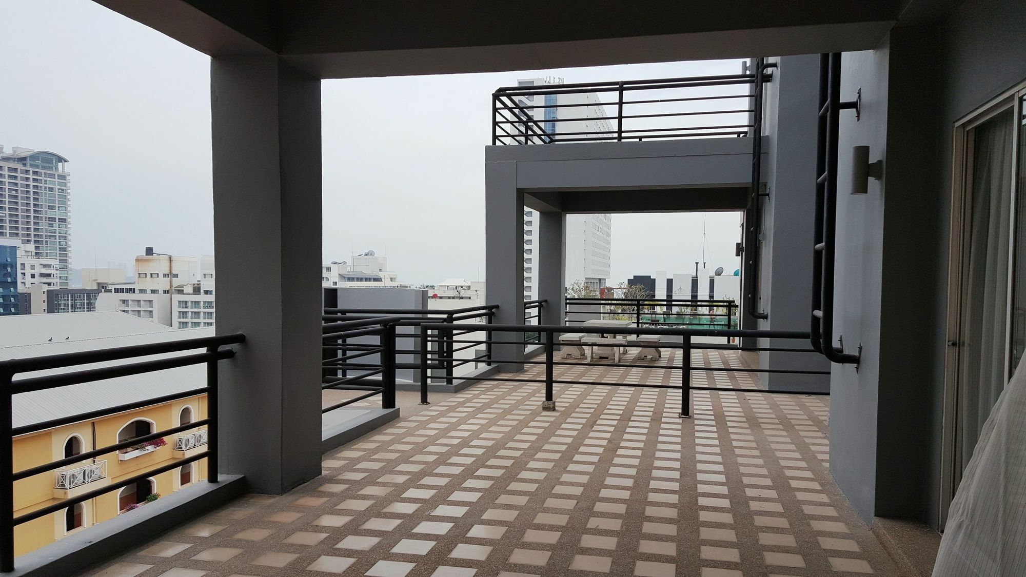 Ploen Place Residence Pattaya Zewnętrze zdjęcie